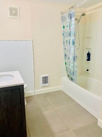 124 E 10th Street, Michigan City, IN 46360