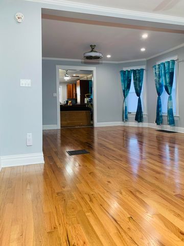 124 E 10th Street, Michigan City, IN 46360