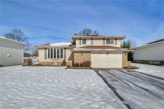 2016 Coventry Drive, Parma, OH 44134