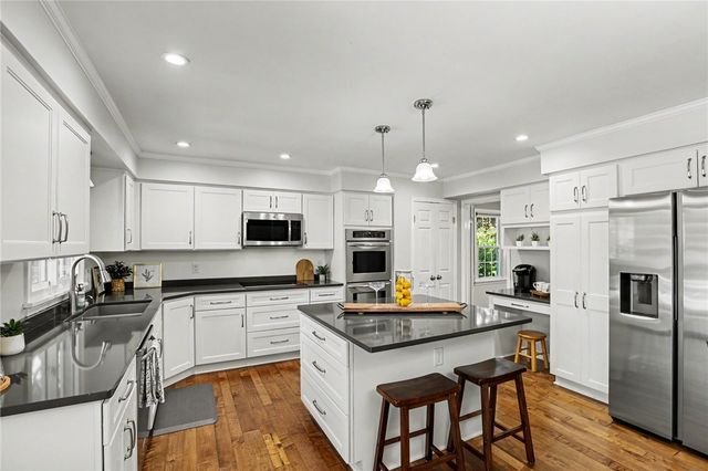 17 Bardney Circle, Perinton, NY 14450