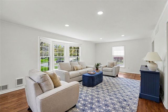 17 Bardney Circle, Perinton, NY 14450