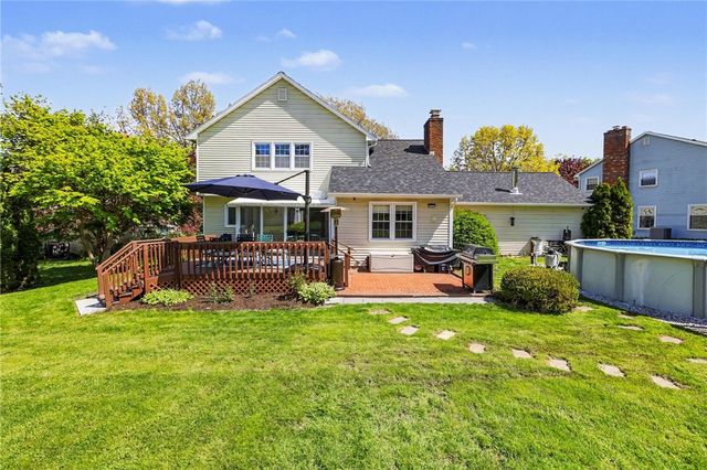17 Bardney Circle, Perinton, NY 14450