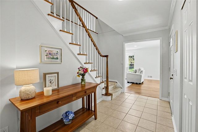 17 Bardney Circle, Perinton, NY 14450