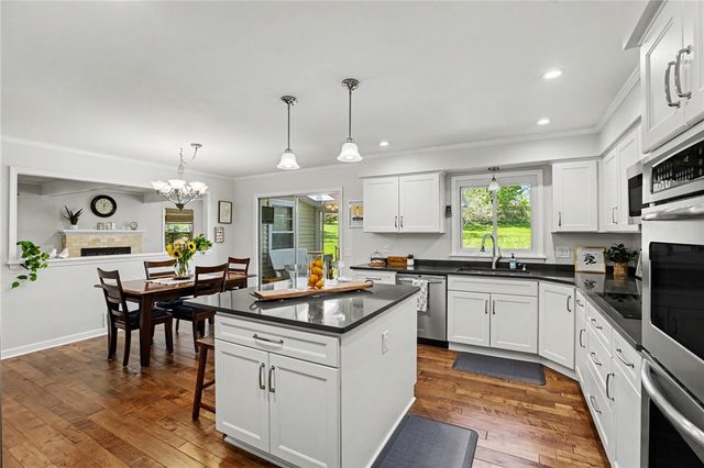 17 Bardney Circle, Perinton, NY 14450