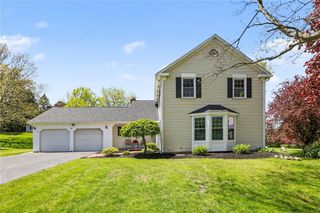 17 Bardney Circle, Perinton, NY 14450