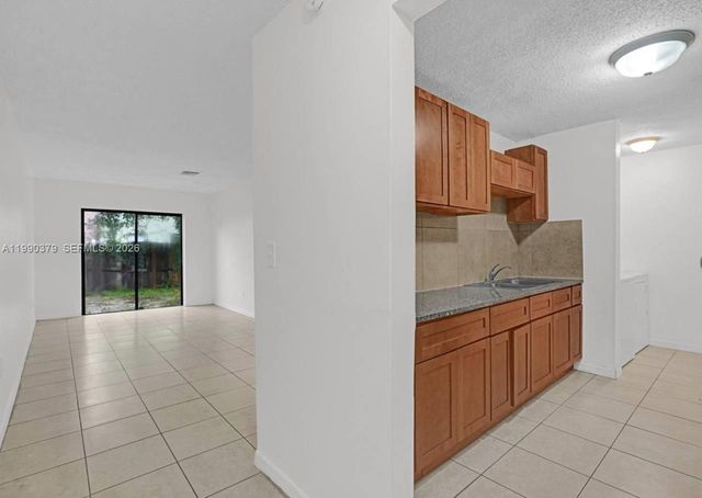 3876 NW 207th St Rd, Miami Gardens, FL 33055