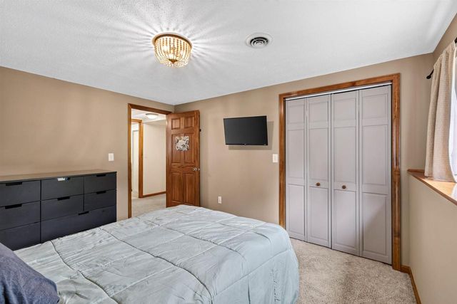 236 Westend Circle, Sun Prairie, WI 53590