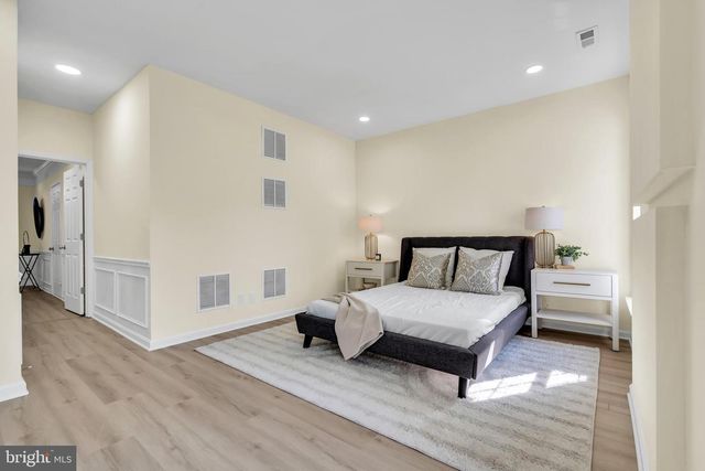 4 WEATHERLY RD, Delran, NJ 08075