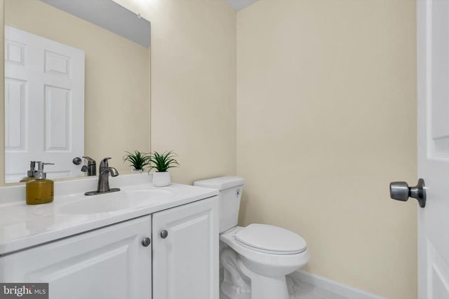 4 WEATHERLY RD, Delran, NJ 08075