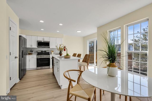 4 WEATHERLY RD, Delran, NJ 08075