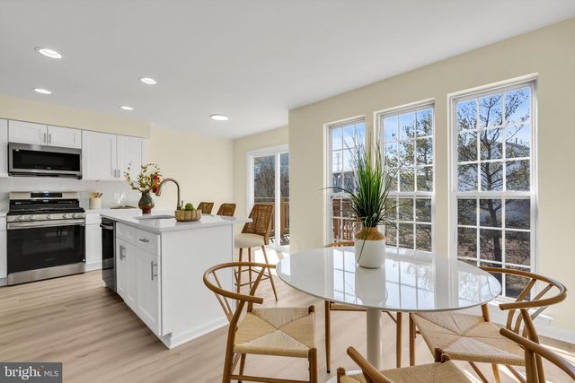 4 WEATHERLY RD, Delran, NJ 08075