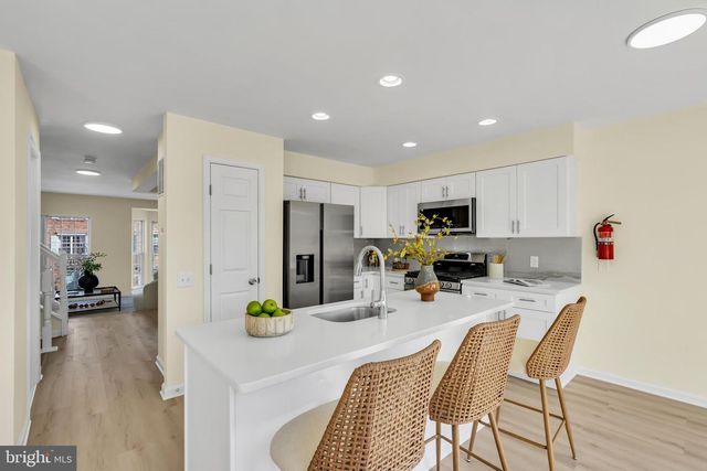 4 WEATHERLY RD, Delran, NJ 08075