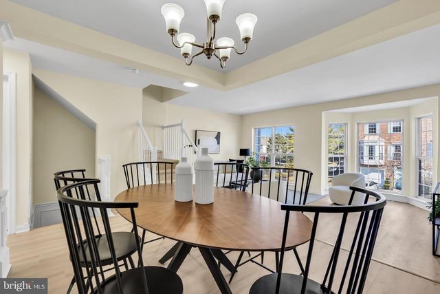 4 WEATHERLY RD, Delran, NJ 08075