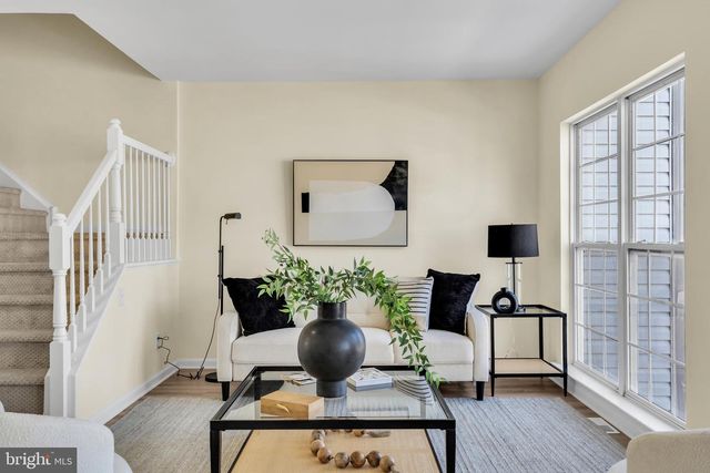 4 WEATHERLY RD, Delran, NJ 08075