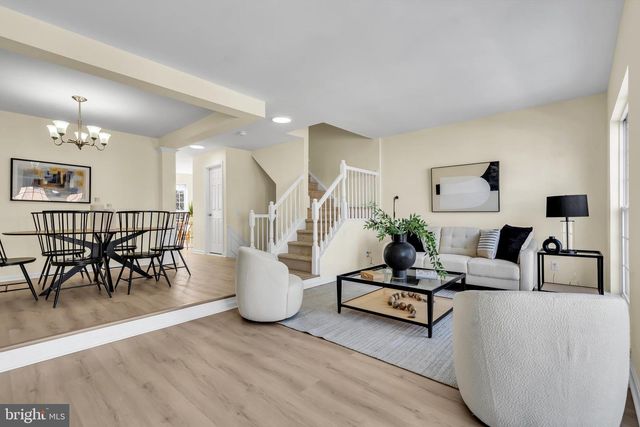 4 WEATHERLY RD, Delran, NJ 08075