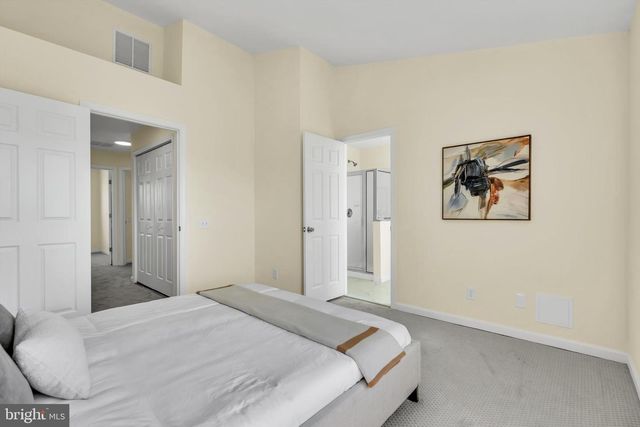 4 WEATHERLY RD, Delran, NJ 08075