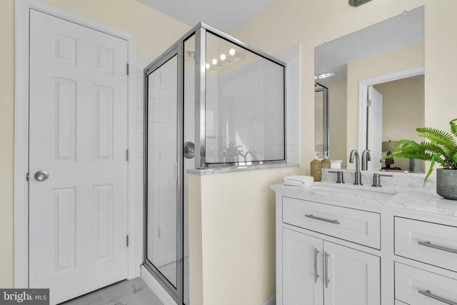 4 WEATHERLY RD, Delran, NJ 08075