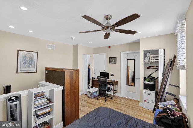 1229 S 6TH ST, Philadelphia, PA 19147