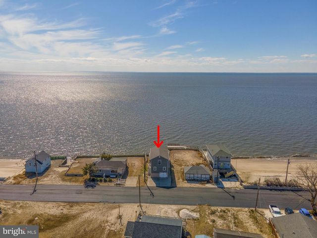 98 DELAWARE AVE, Fortescue, NJ 08321