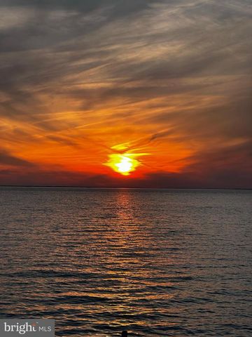 98 DELAWARE AVE, Fortescue, NJ 08321