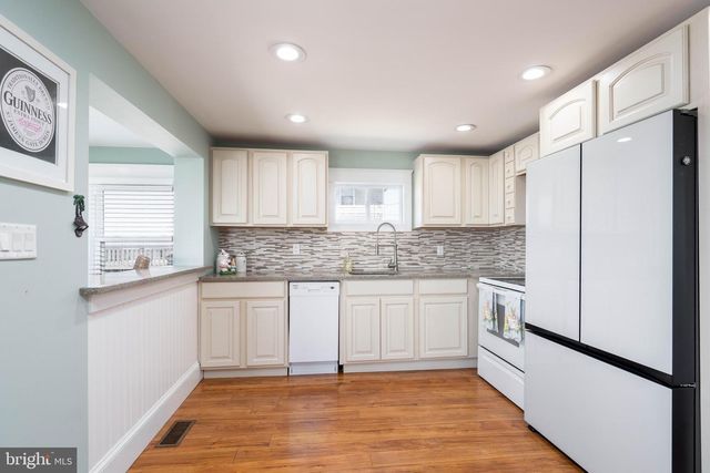 98 DELAWARE AVE, Fortescue, NJ 08321