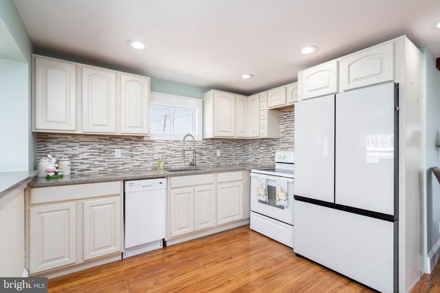 98 DELAWARE AVE, Fortescue, NJ 08321