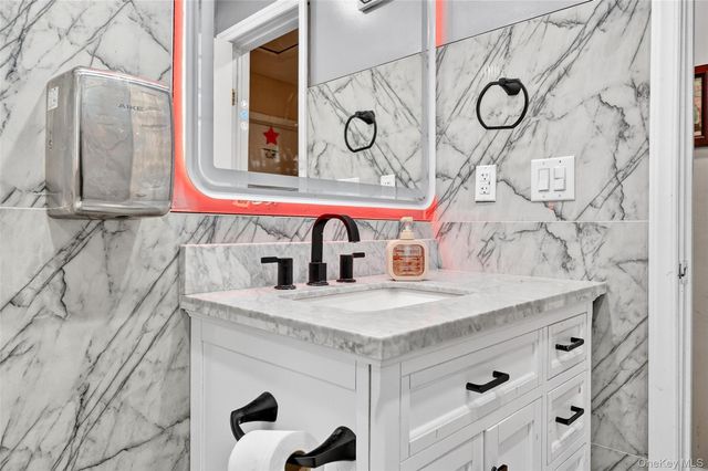 35 Maple Lane, Monroe, NY 10950