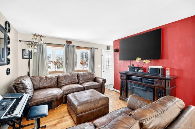 35 Maple Lane, Monroe, NY 10950