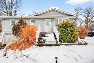 35 Maple Lane, Monroe, NY 10950