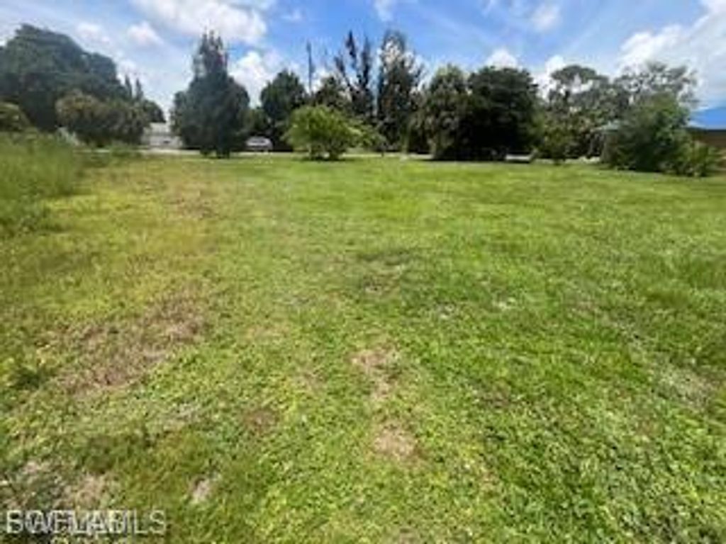 435 Monterey ST, NORTH FORT MYERS, FL 33903 — photo 3