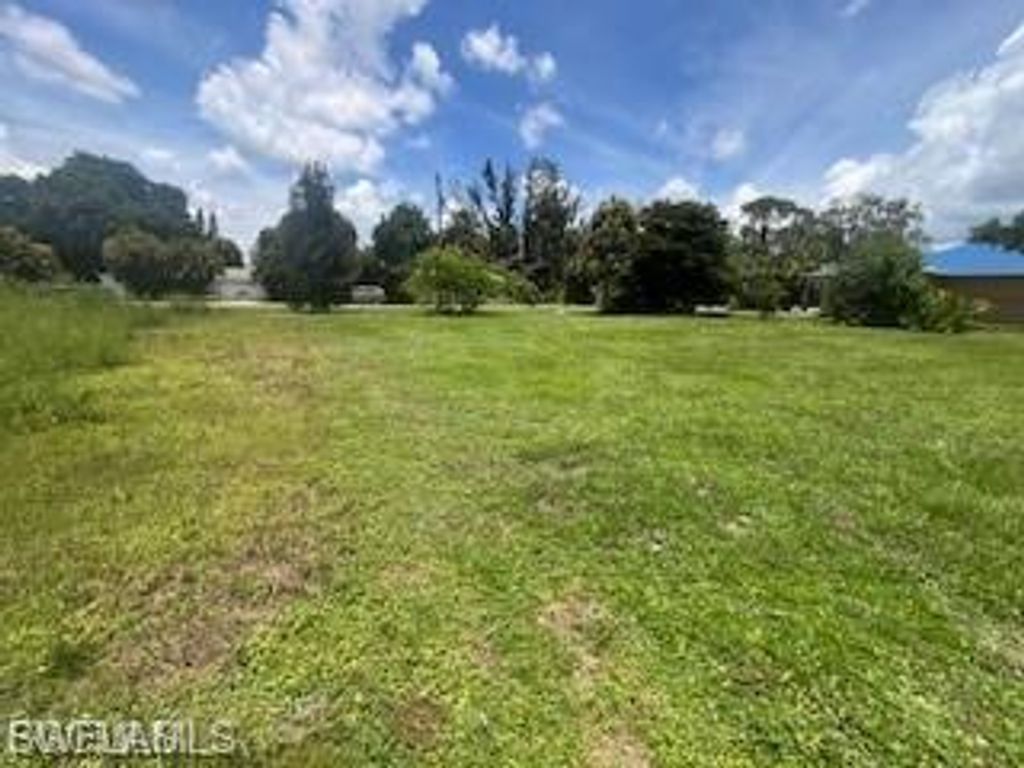 435 Monterey ST, NORTH FORT MYERS, FL 33903 — photo 5