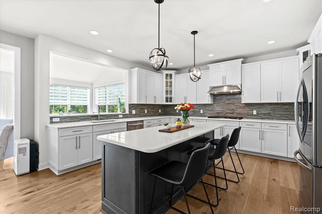 47695 Wales Court, Novi, MI 48167