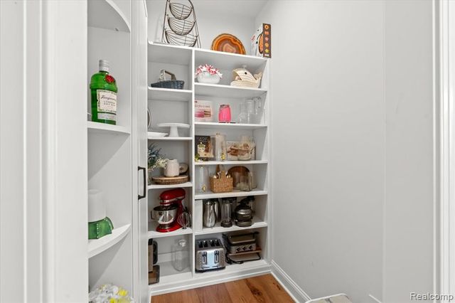 47695 Wales Court, Novi, MI 48167