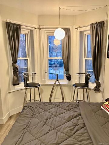 282 163rd Street E, Bronx, NY 10451