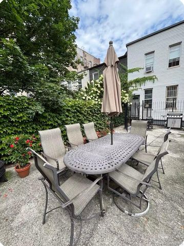 282 163rd Street E, Bronx, NY 10451