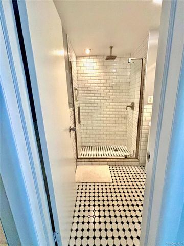 282 163rd Street E, Bronx, NY 10451