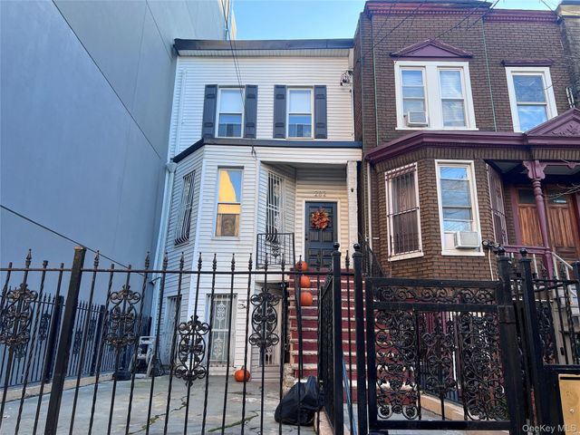 282 163rd Street E, Bronx, NY 10451
