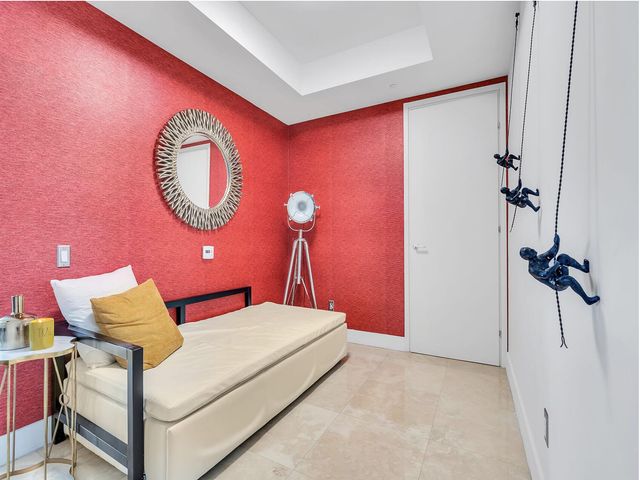 1300 Brickell Bay Drive 3900, Miami, FL 33131