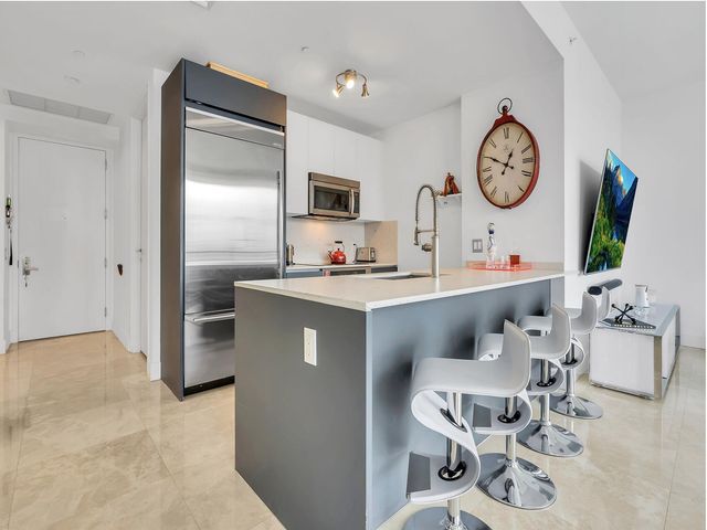 1300 Brickell Bay Drive 3900, Miami, FL 33131