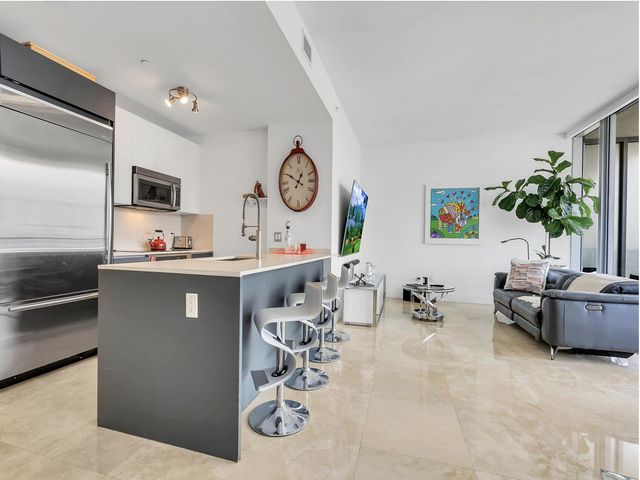 1300 Brickell Bay Drive 3900, Miami, FL 33131