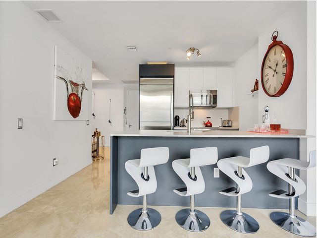1300 Brickell Bay Drive 3900, Miami, FL 33131