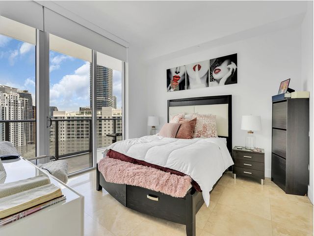 1300 Brickell Bay Drive 3900, Miami, FL 33131