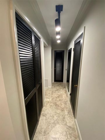 4040 N HILLS Drive 5, Hollywood, FL 33021