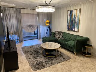 4040 N HILLS Drive 5, Hollywood, FL 33021