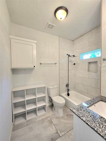 8512 Us Highway 59 S, Goodrich, TX 77335