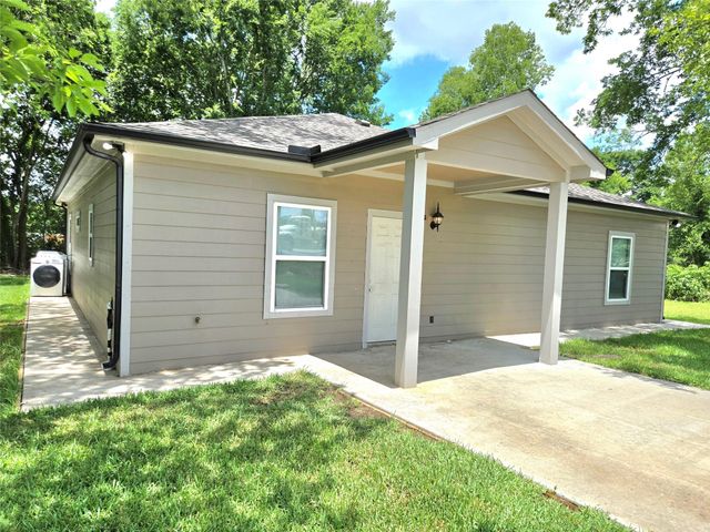 8512 Us Highway 59 S, Goodrich, TX 77335