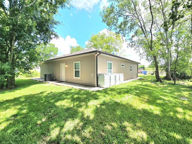 8512 Us Highway 59 S, Goodrich, TX 77335