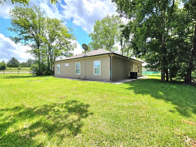 8512 Us Highway 59 S, Goodrich, TX 77335