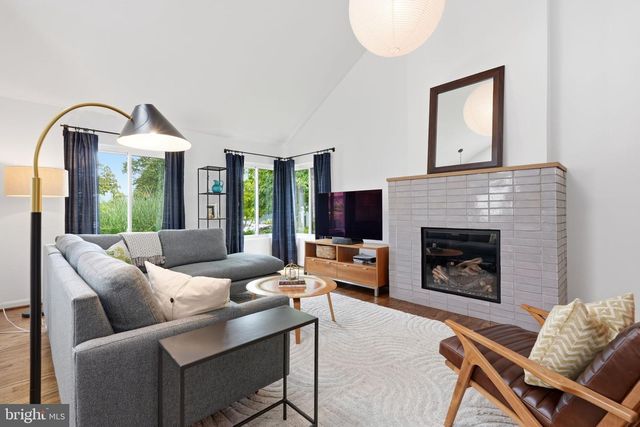 8 CONSTITUTION SQ, Annapolis, MD 21401