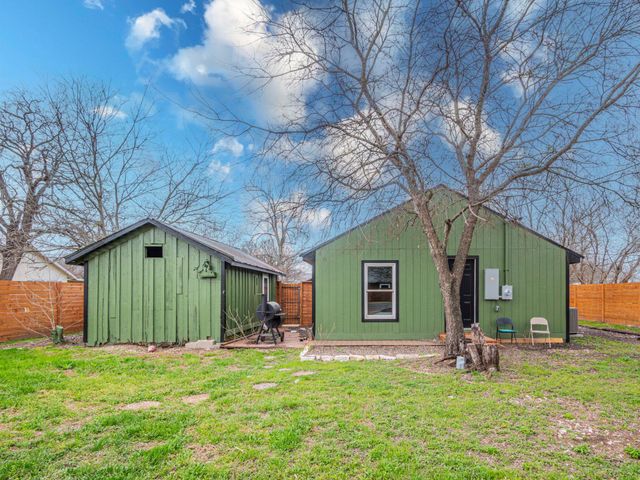 545 W Vaughan ST, Bertram, TX 78605